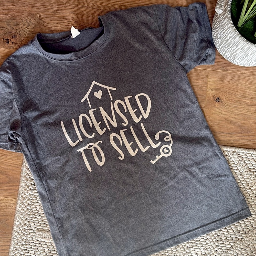 Realtor Tshirt - licensed to sell!